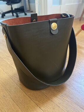 Sophie Hulme swing large leather bucket bag